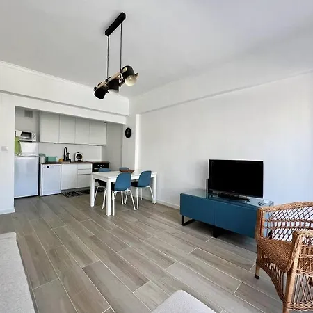 Apartment Apartamento Muito Central - 300 Metros Da Praia Costa da Caparica