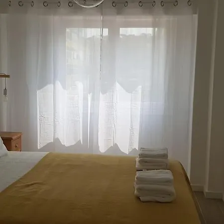 Apartamento Muito Central - 300 Metros Da Praia *
