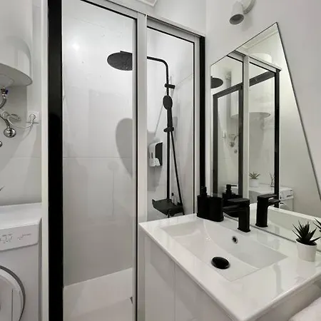 Apartamento Muito Central - 300 Metros Da Praia Apartment
