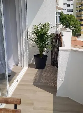 Apartment Apartamento Muito Central - 300 Metros Da Praia Costa da Caparica