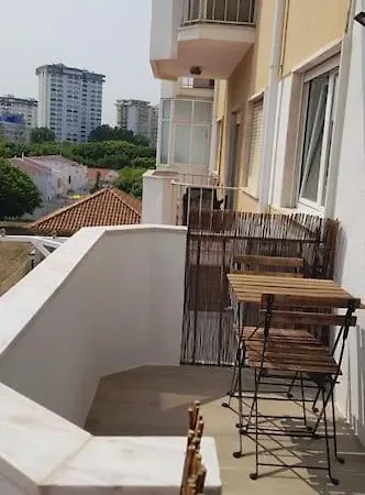 Apartamento Muito Central - 300 Metros Da Praia Apartment Costa da Caparica